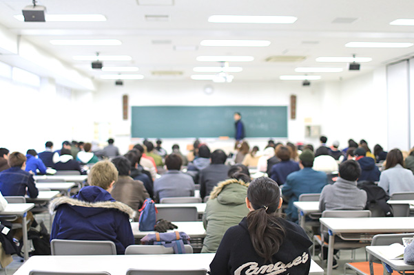 大学生の研究風景