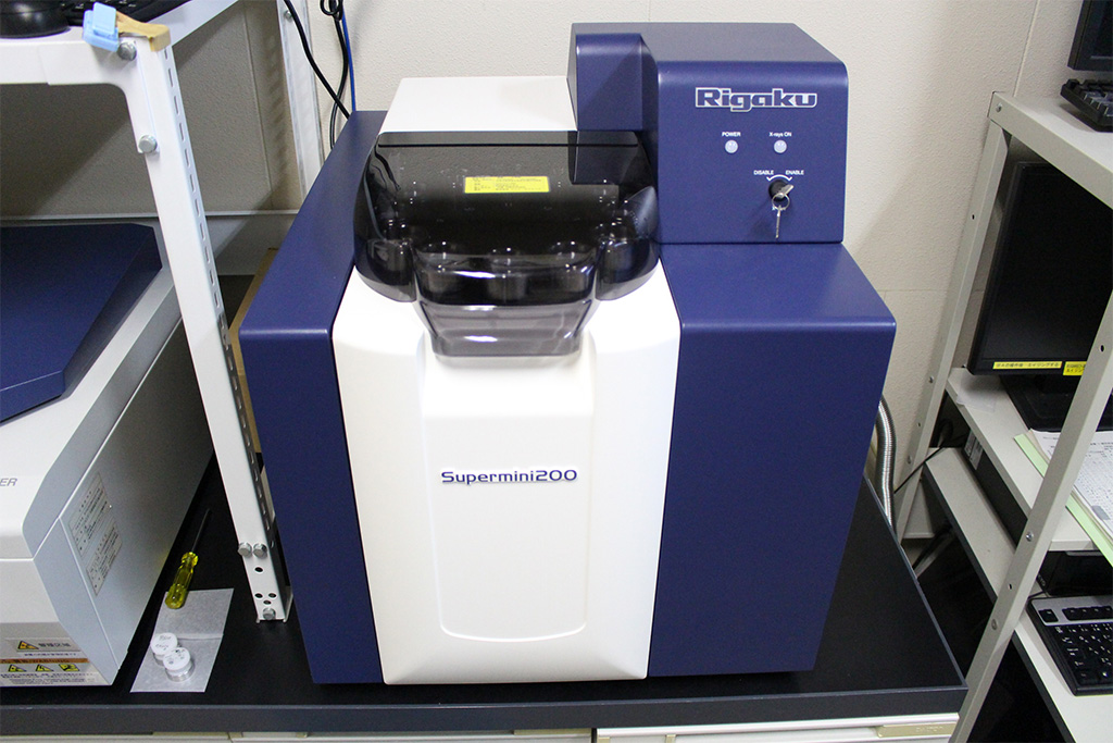 エネルギー/波長分散型蛍光X線分析装置(XRF)